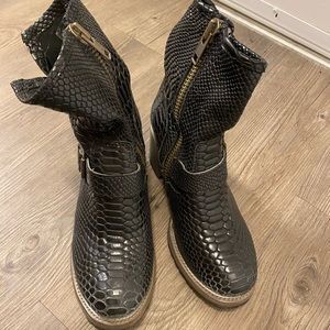 Freebird Black leather boots